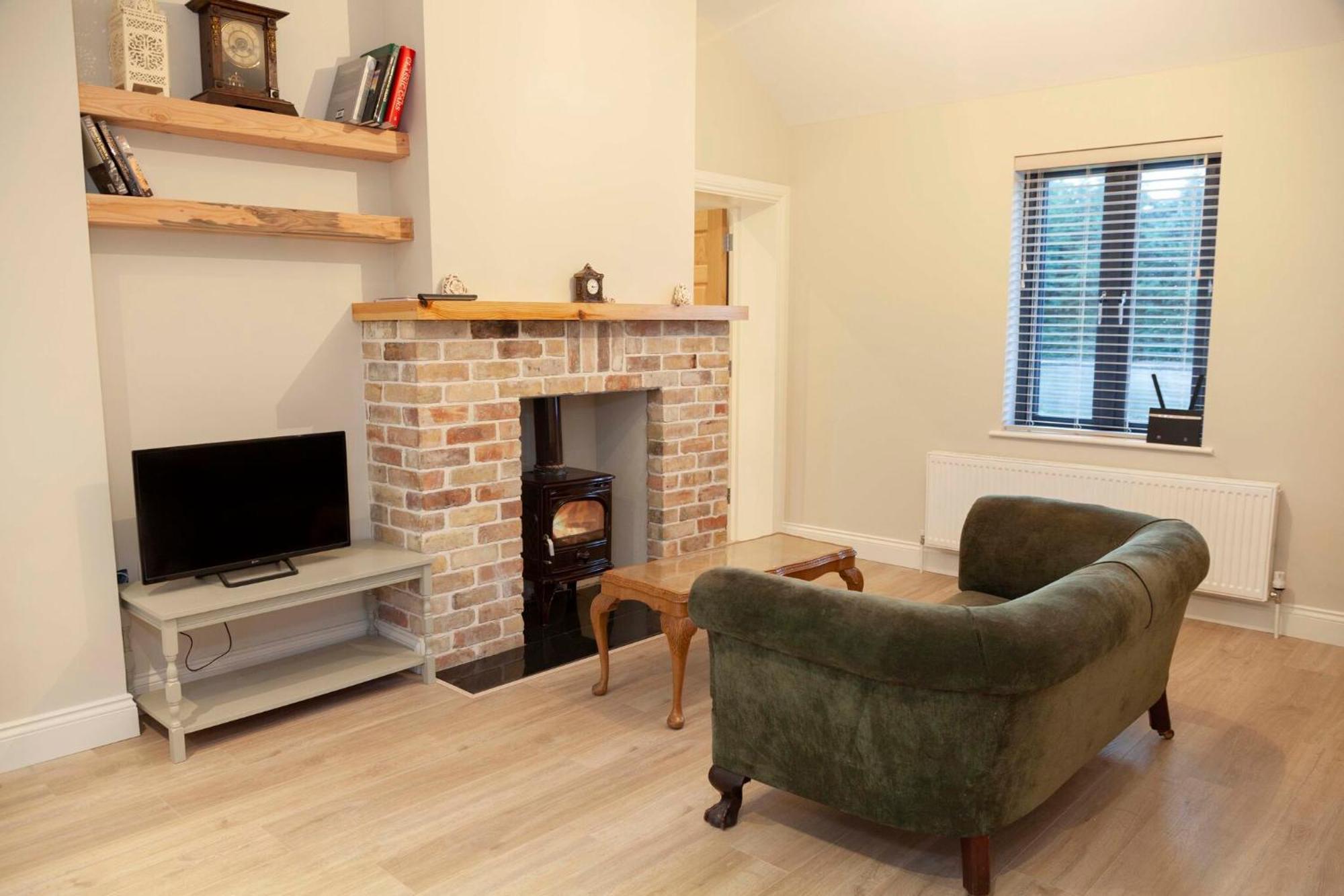 Lavender Cottage - 2 Bedroom Home Newbridge  Bagian luar foto