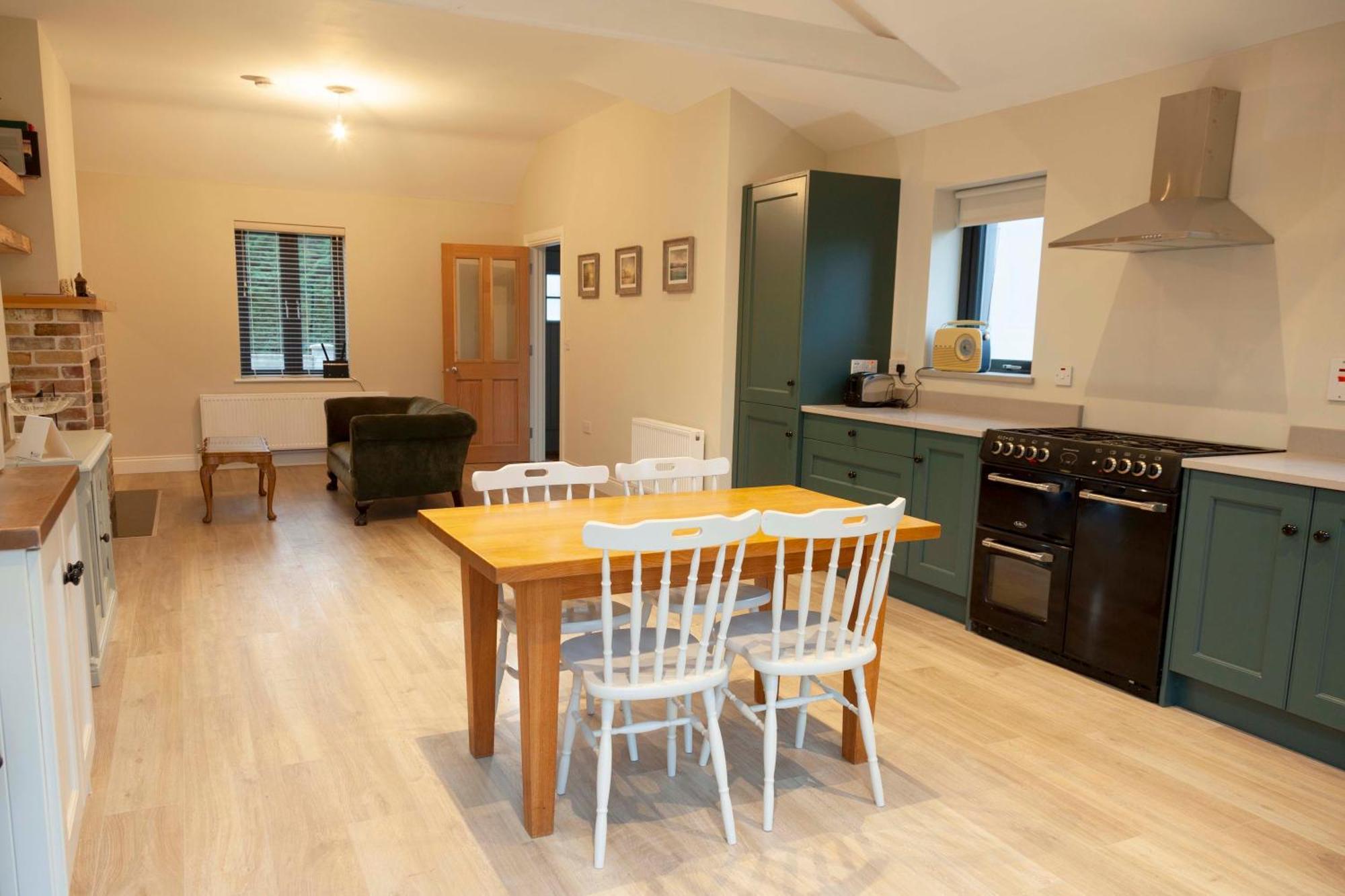 Lavender Cottage - 2 Bedroom Home Newbridge  Bagian luar foto